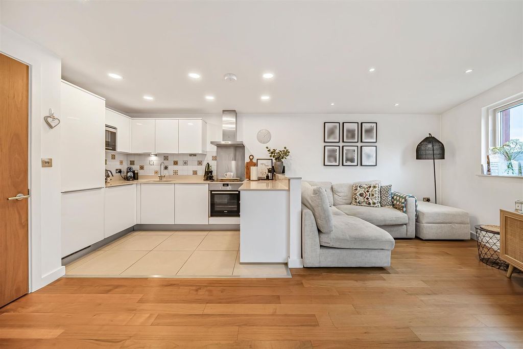 Property photo 1 of 19 Dsc08228-Hdr.Jpg