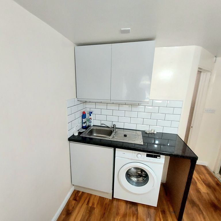 Property photo 1 of 3