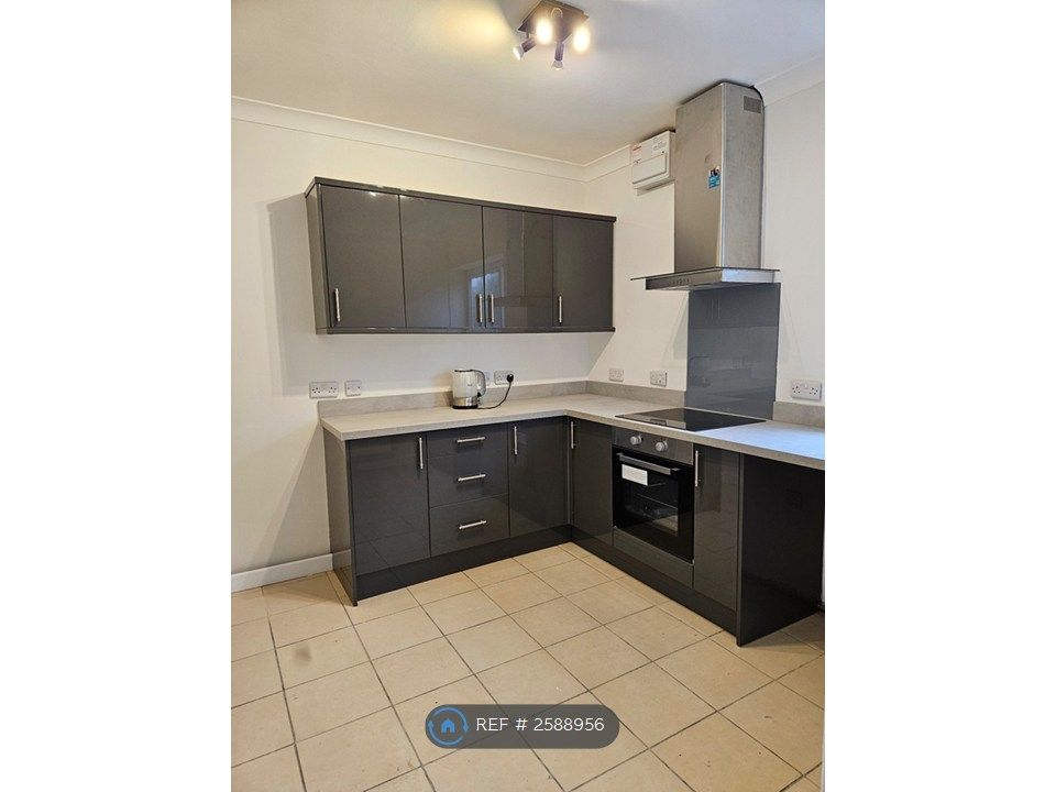 Property photo 2 of 17 Kitchen