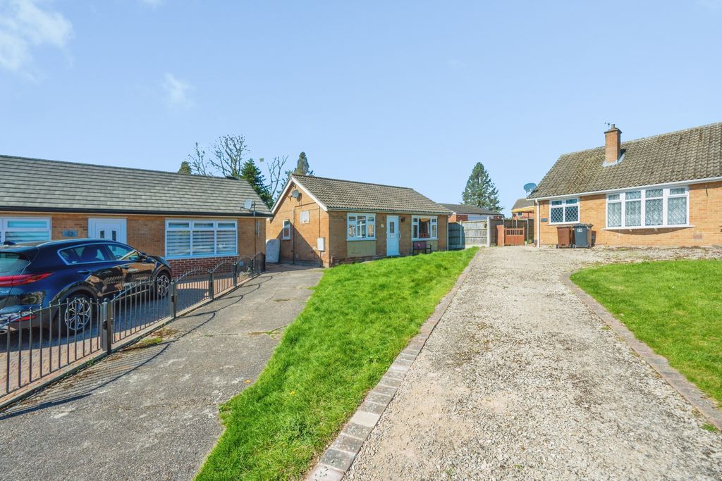 Property photo 1 of 19 Front Drive