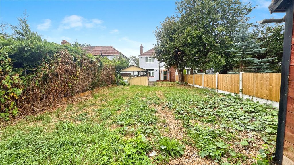 Property photo 2 of 12 Garden