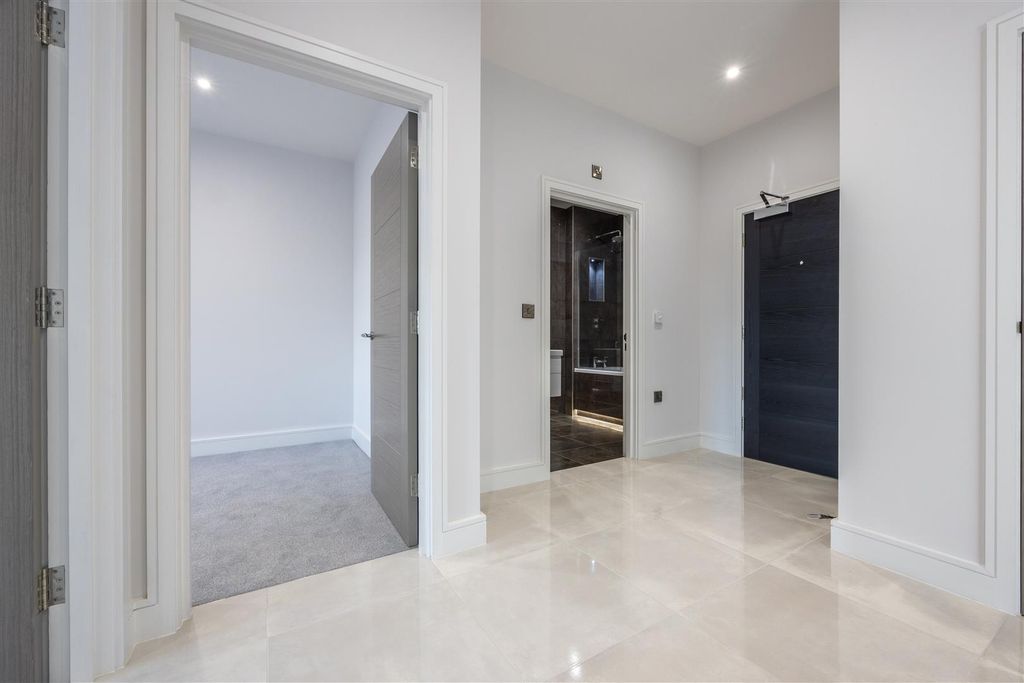 Property photo 3 of 10 2X9A1216-Hdr.Jpg