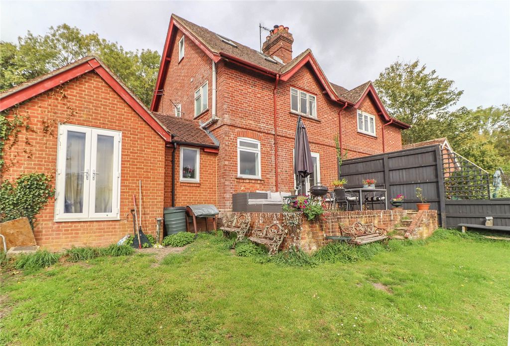 Property photo 2 of 26 Picture No. 25