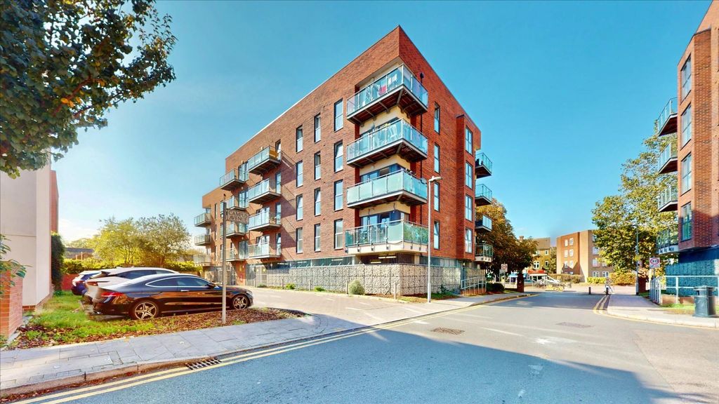 Property photo 1 of 13 108-Brunel-House-10012025_163215.Jpeg