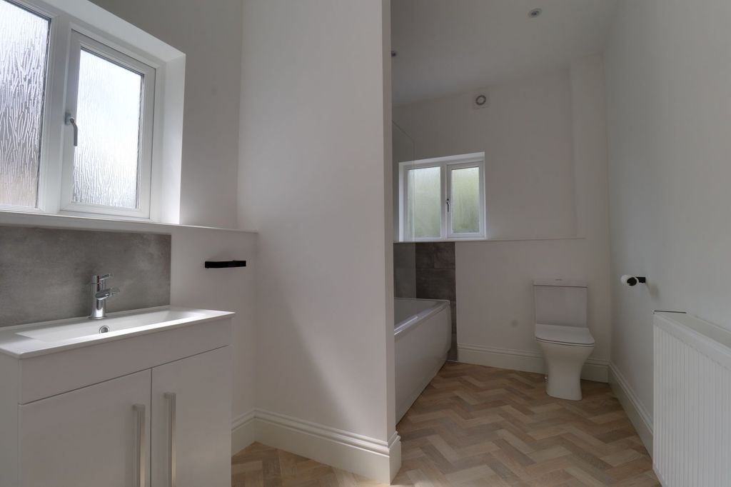 Additional image 10 of 3 bed semi-detached house to rentStafford Road, Huntington WS12