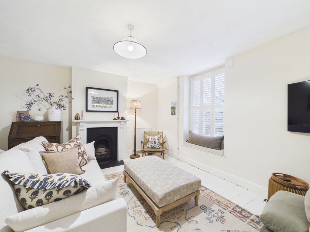 Property photo 2 of 16 Cam01721G0-Pr0116-Still007