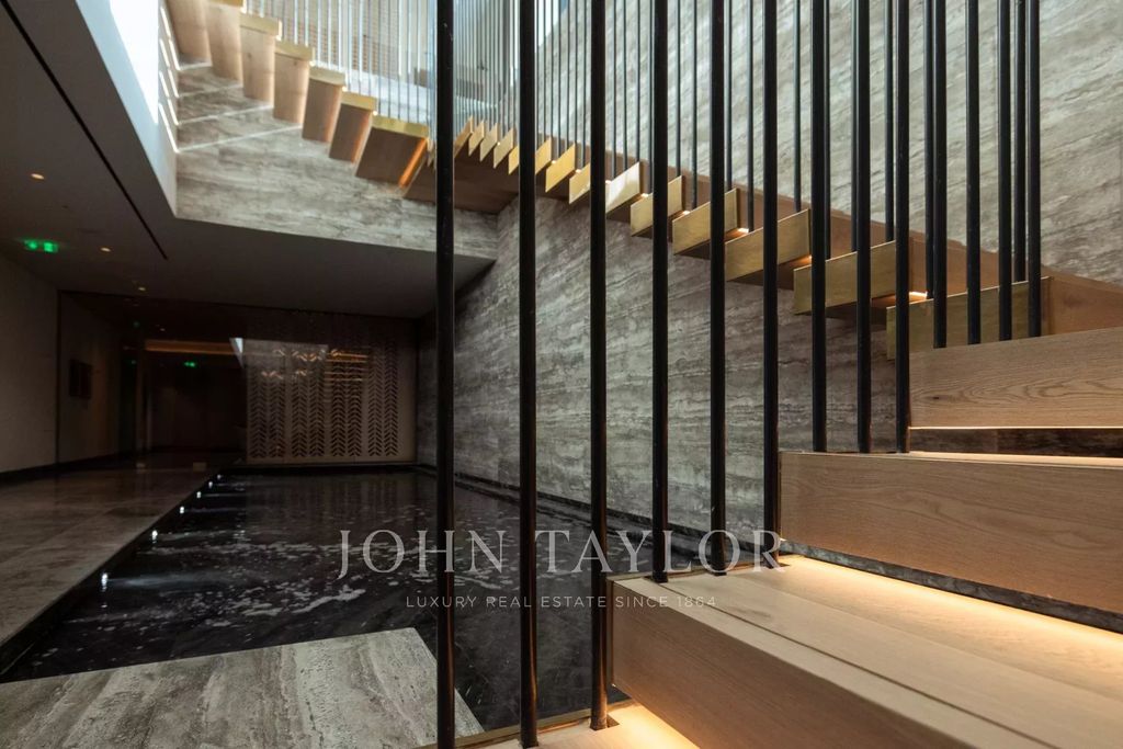 Property photo 2 of 37