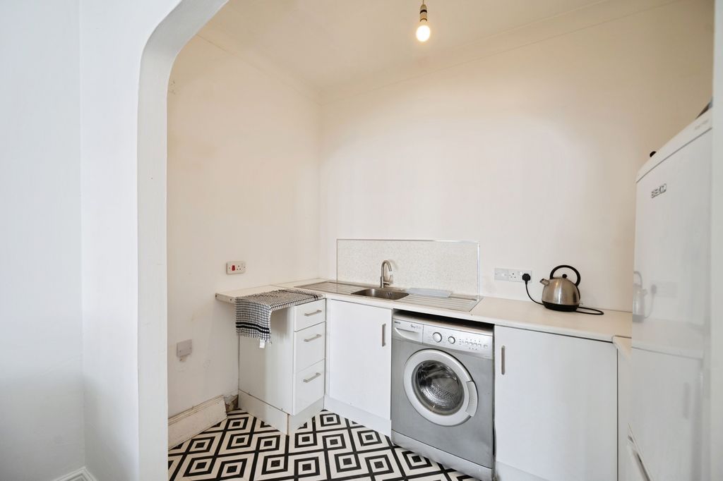 Property photo 3 of 14 Pbox-Img.Jpg