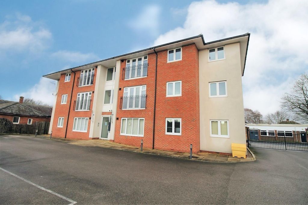 Property photo 1 of 7 External