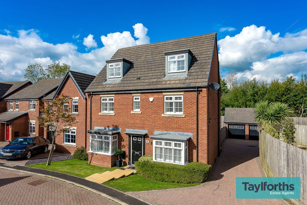 Property photo 1 of 52