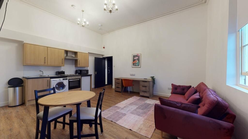 Property photo 1 of 5 A Spacious And Inviting Large Modern Living Room W...