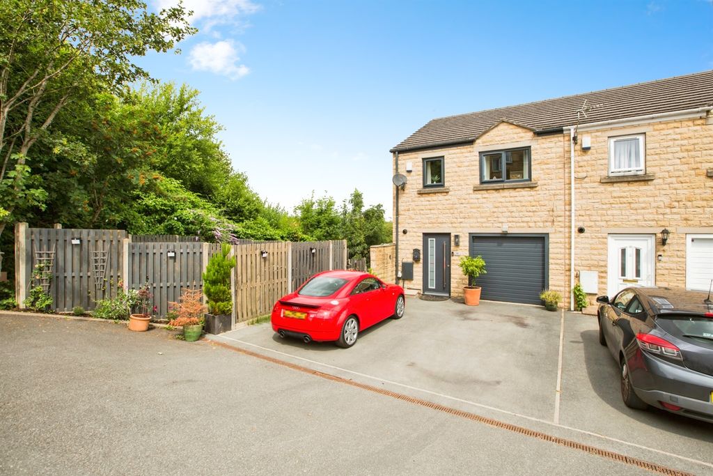 Property photo 3 of 18