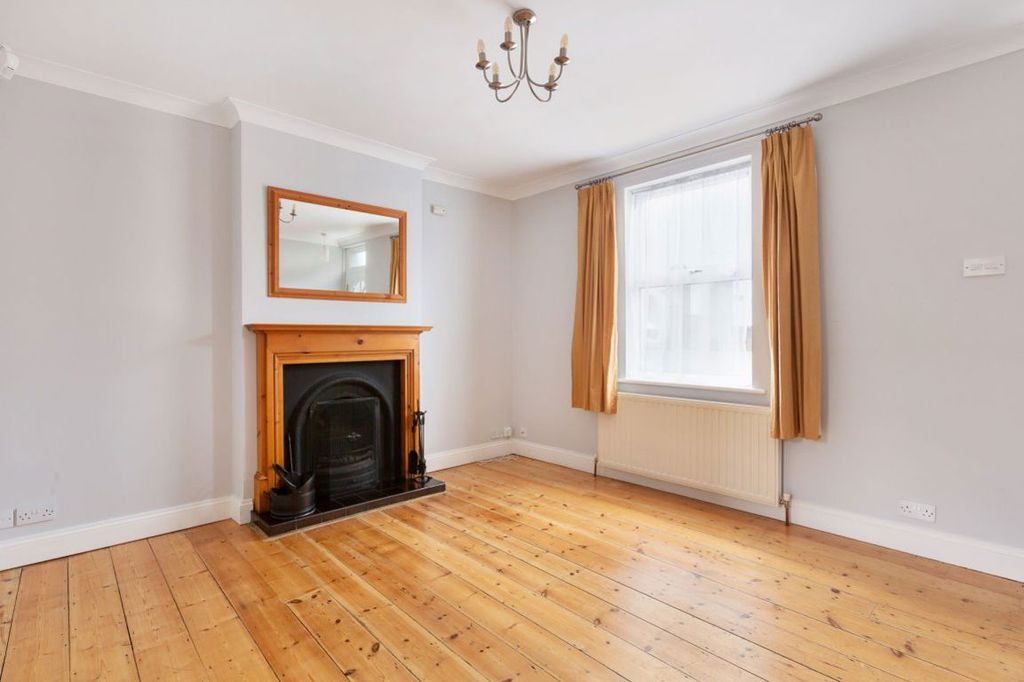 Property photo 3 of 11