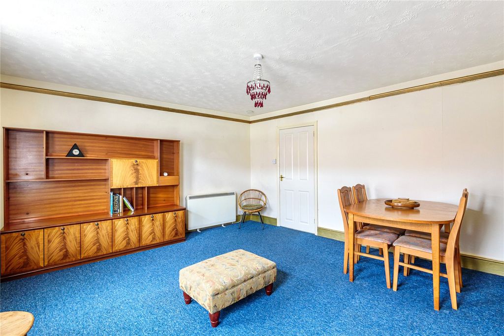 Property photo 2 of 12 Picture No. 18