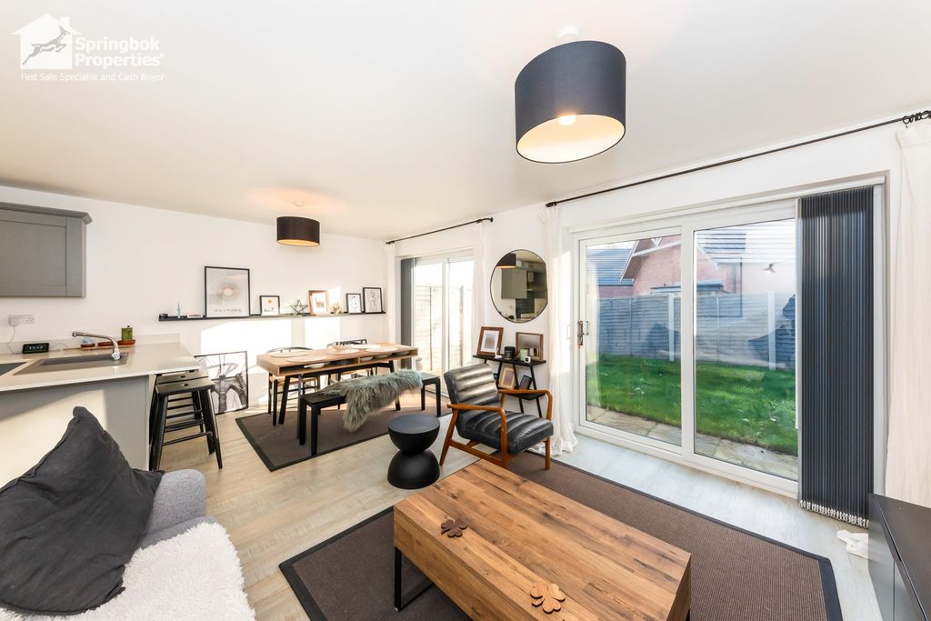 Property photo 3 of 21 2