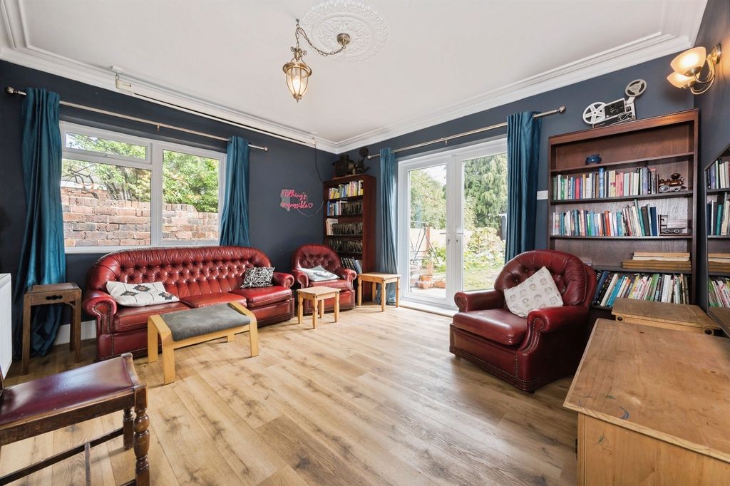 Property photo 2 of 31