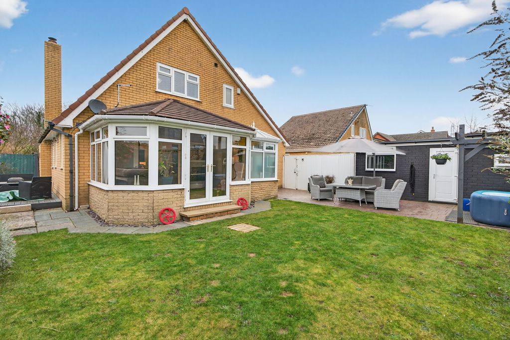 Property photo 1 of 46