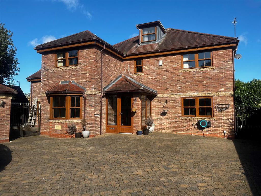 Property photo 1 of 30