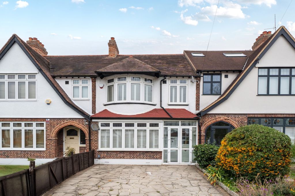 Property photo 1 of 18 External