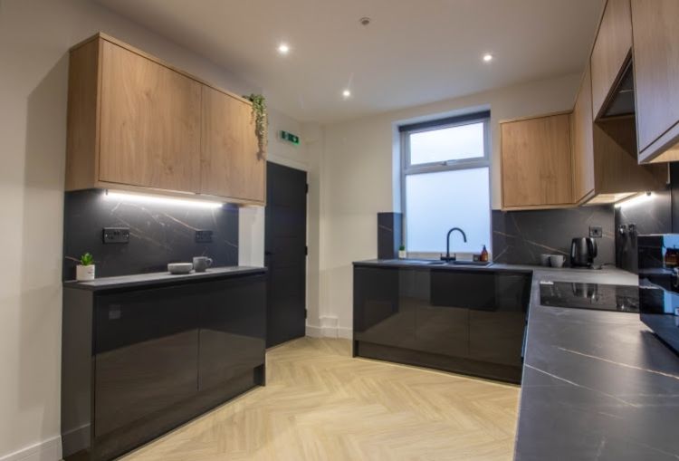 Property photo 2 of 7 Kitchen