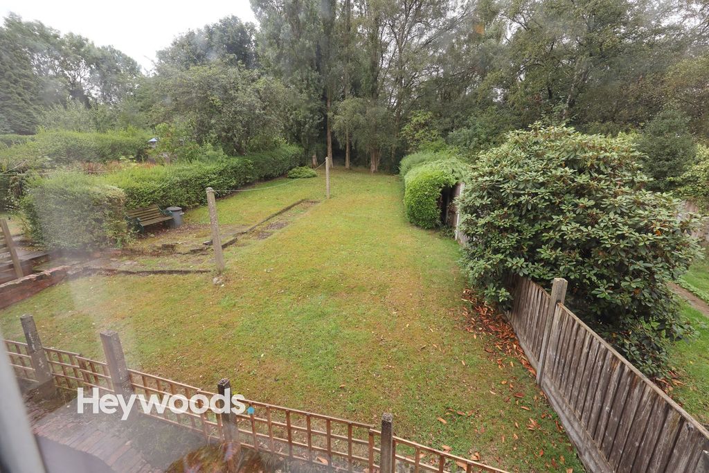 Property photo 2 of 34