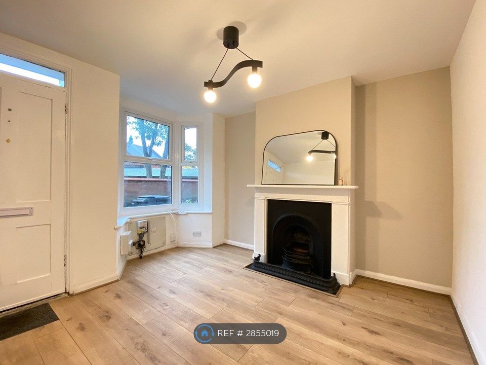 Property photo 3 of 14 Living Room