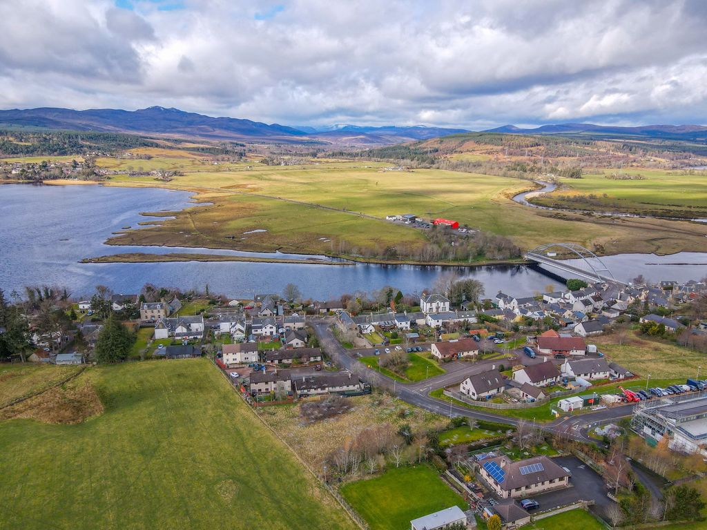 Property photo 2 of 26