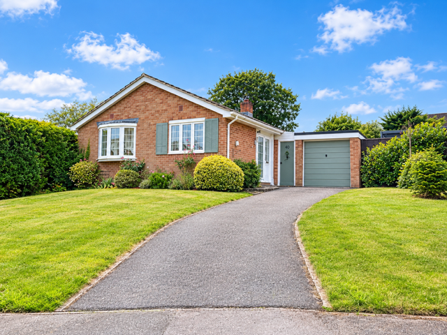 Property photo 1 of 32