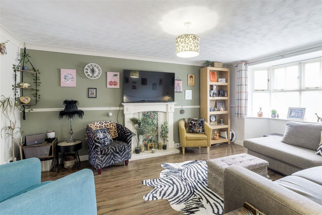 Property photo 3 of 15