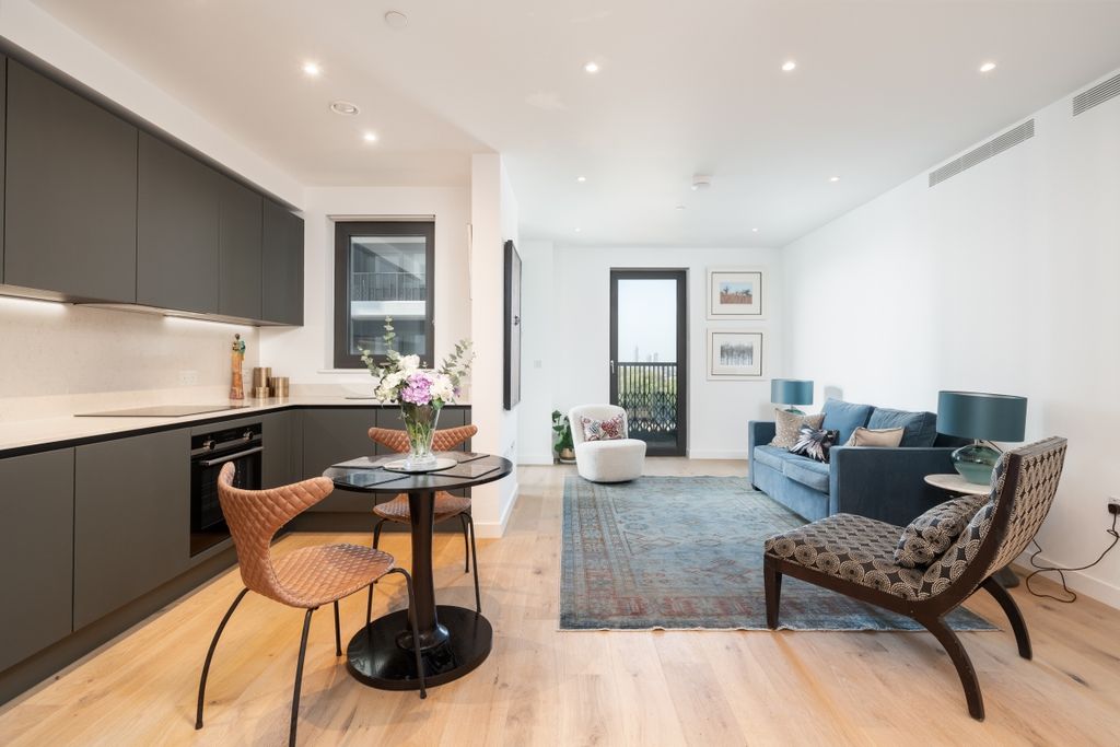 Property photo 1 of 16 Sutherland Apartm...