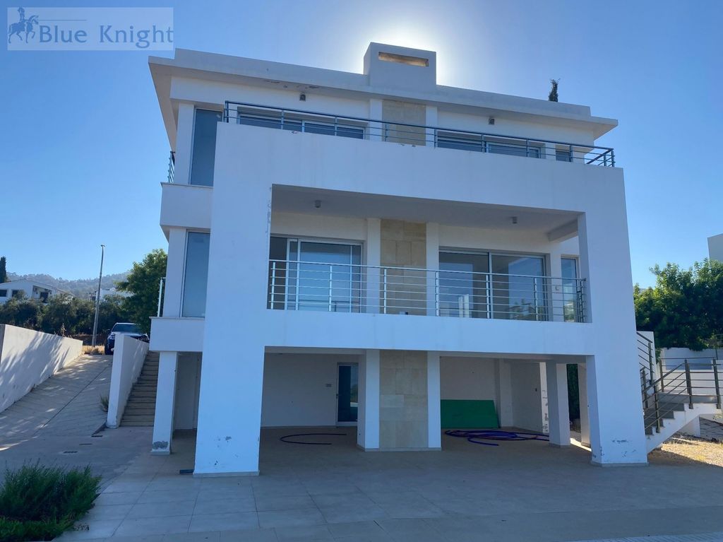 Property photo 1 of 10