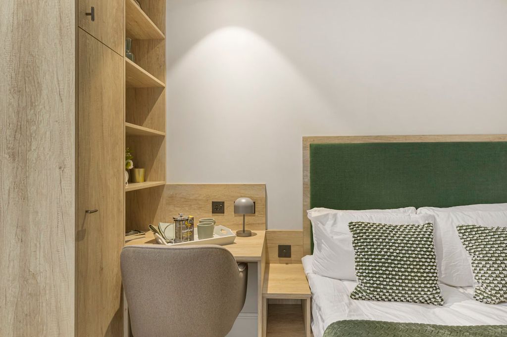 Property photo 3 of 5