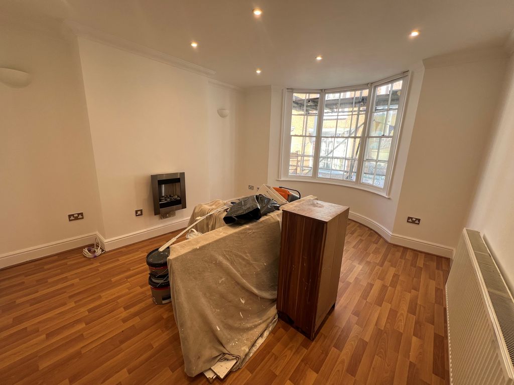 Property photo 2 of 6 Living Room