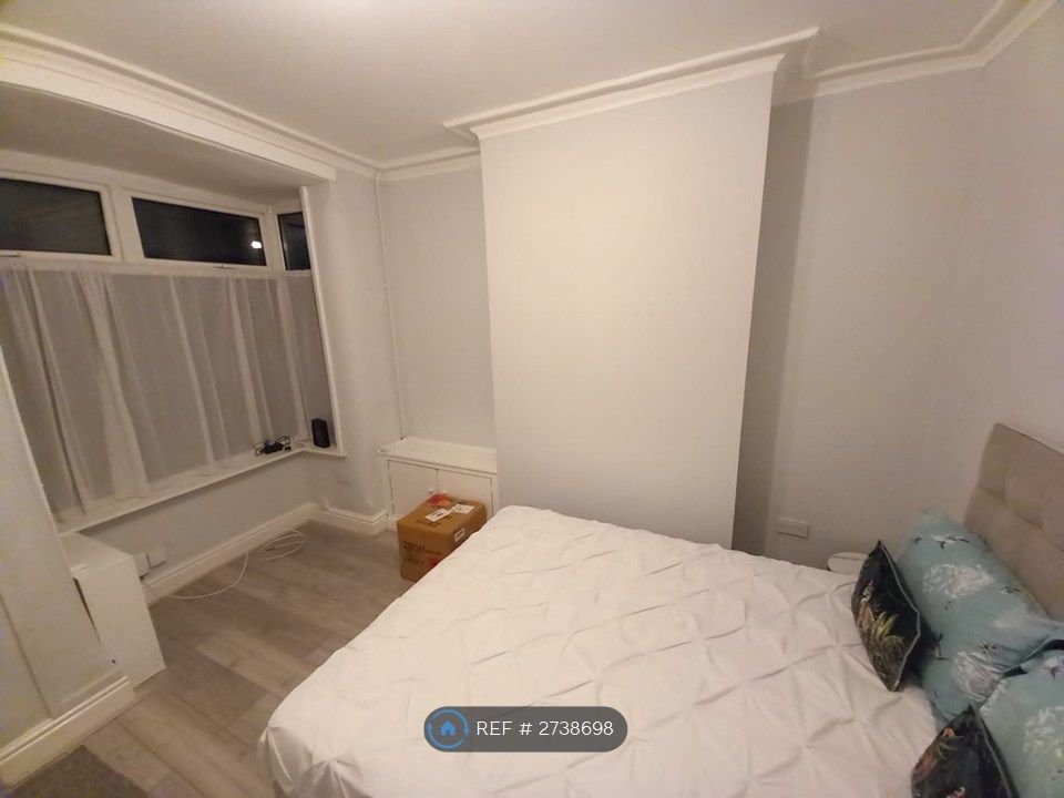 Property photo 2 of 21