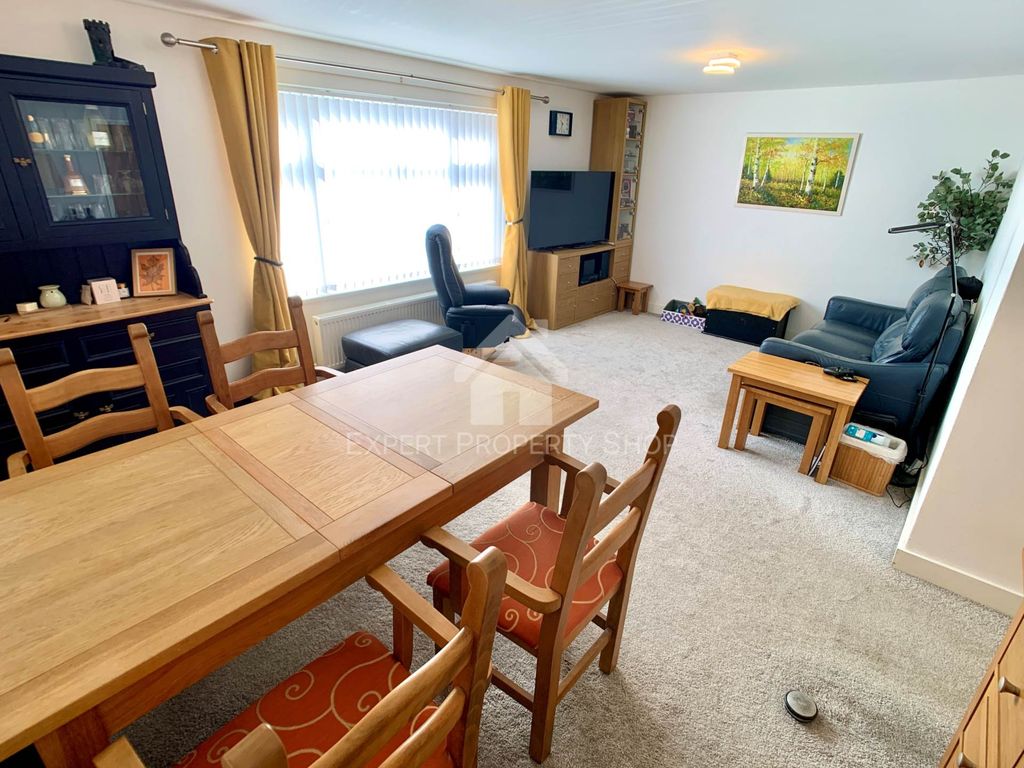 Property photo 3 of 21