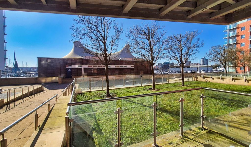 Property photo 1 of 21