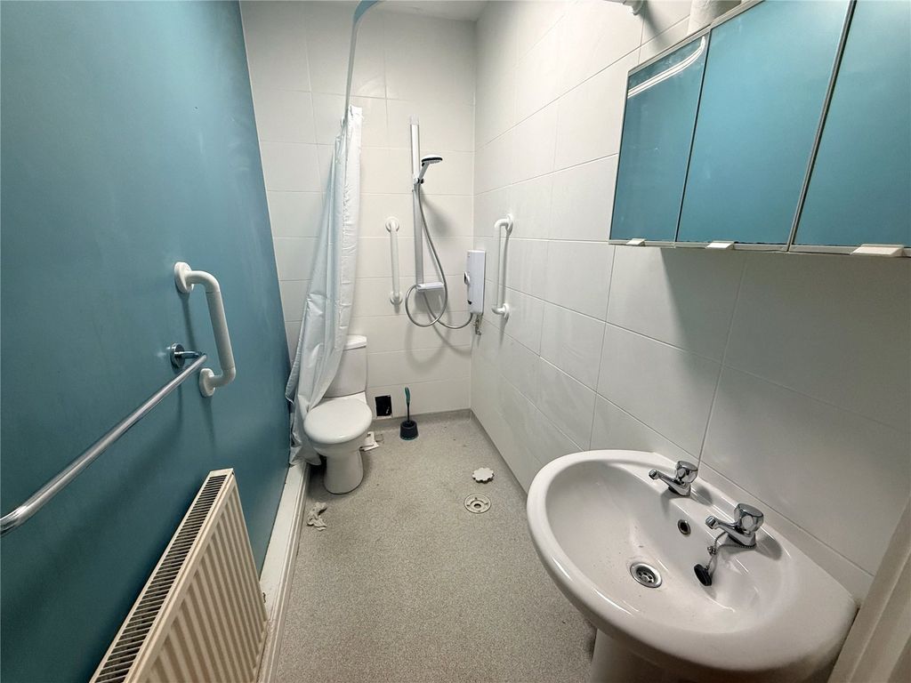 Additional image 8 of 17 bed flat for salePenkett Road, Wallasey, Merseyside CH45
