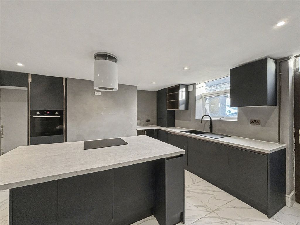 Property photo 2 of 13 Picture No. 07