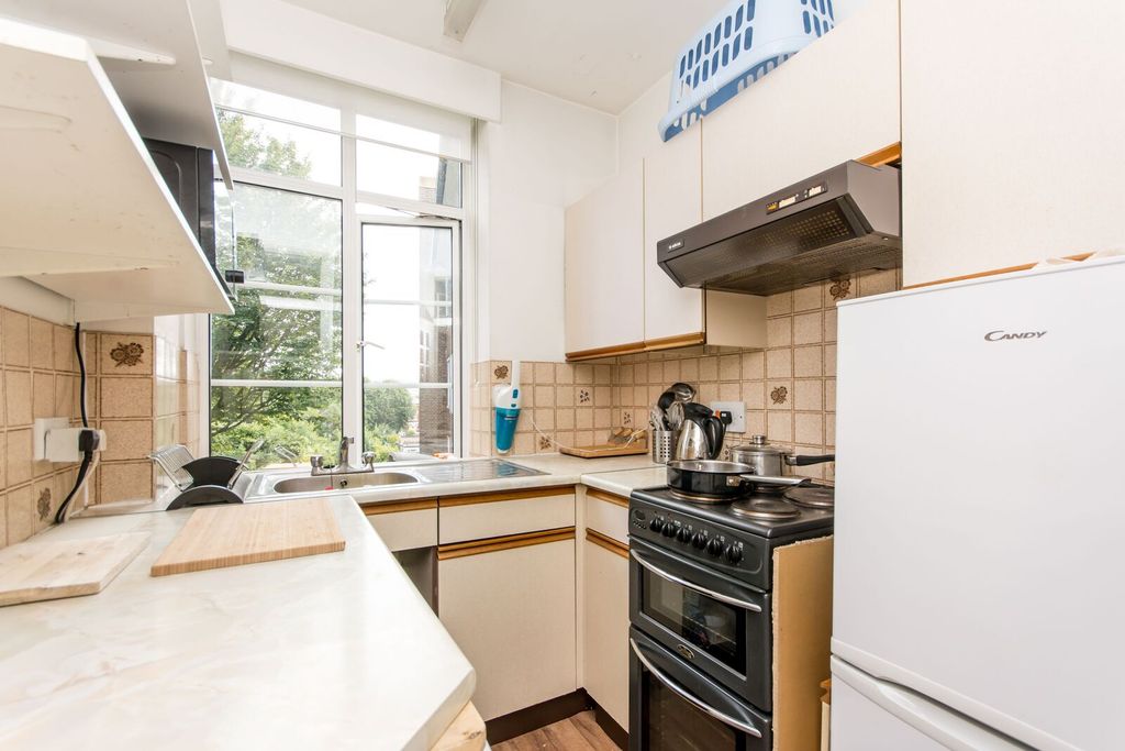 Property photo 2 of 5