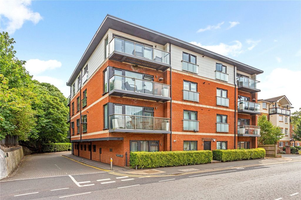 Property photo 1 of 9 Front Exterior