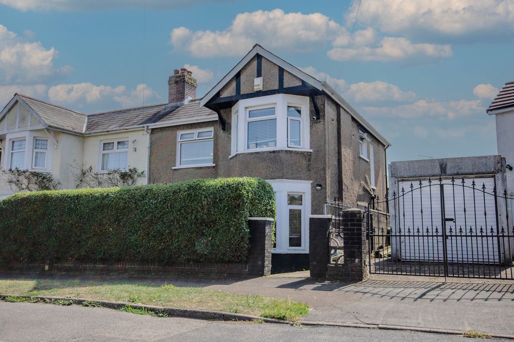 Property photo 1 of 28
