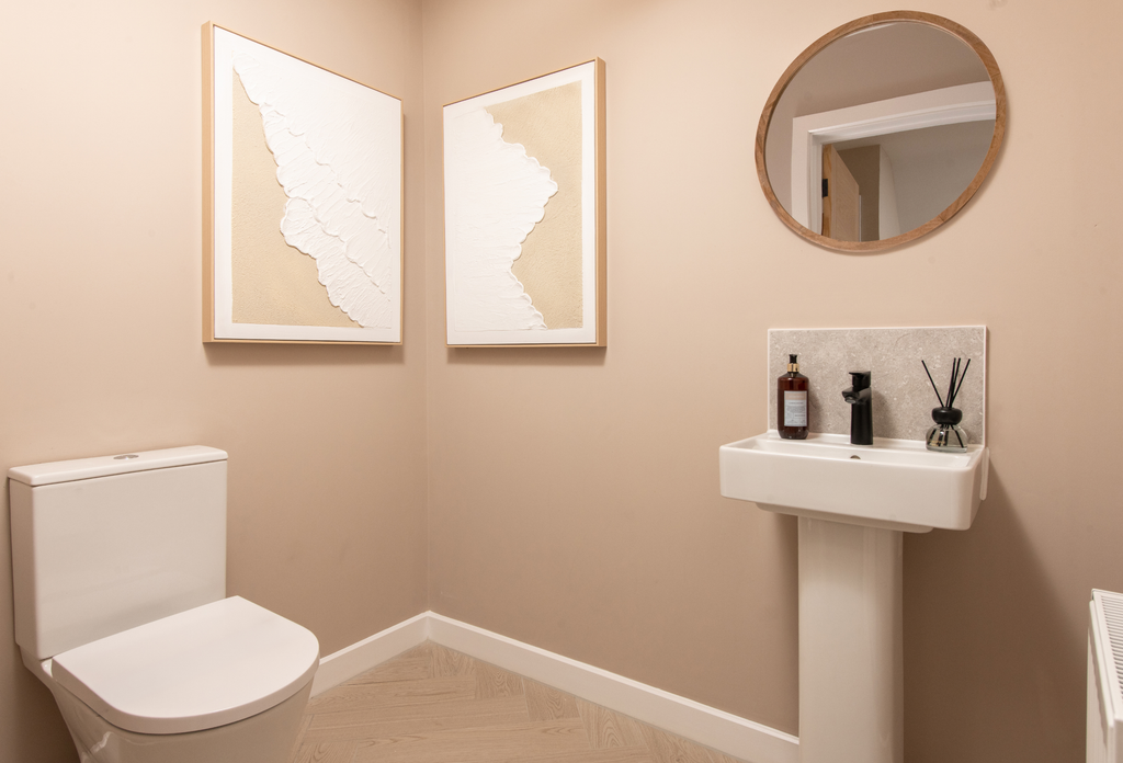 Property photo 3 of 9 Spindle WC