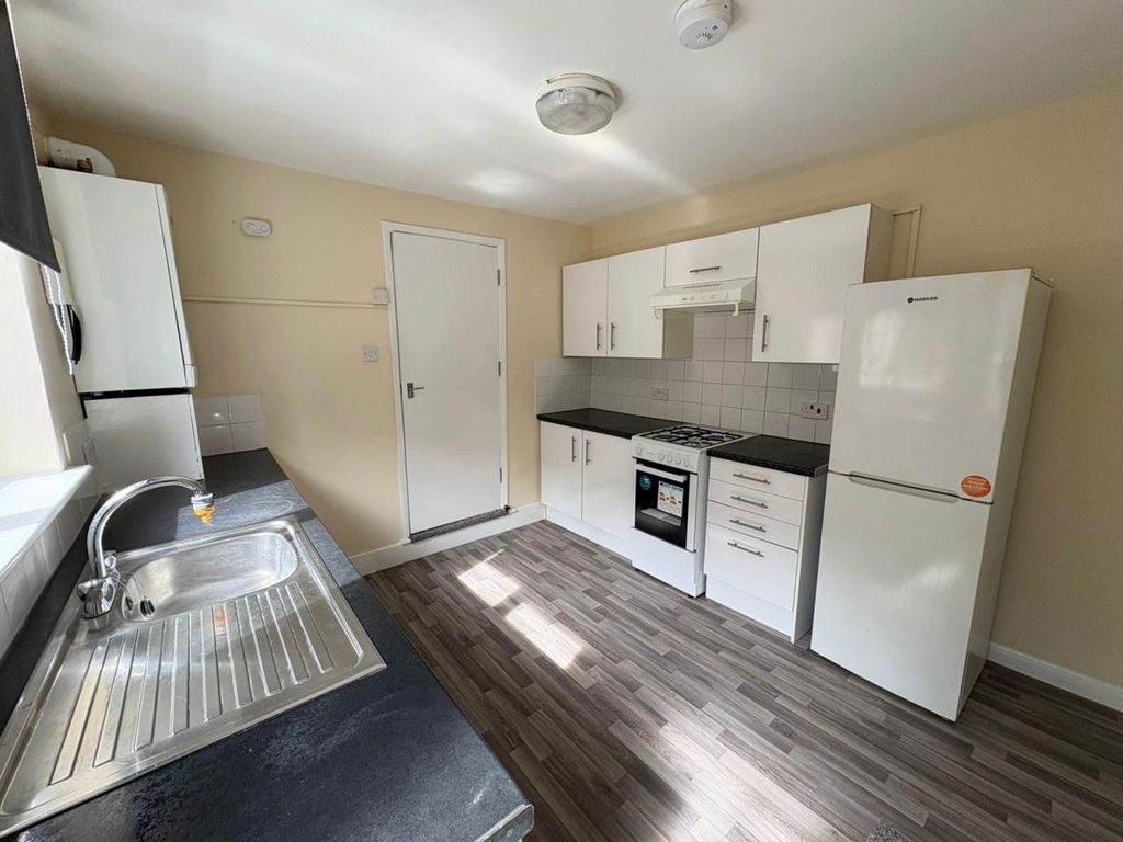 Property photo 3 of 7 84F1Da03-651E-423A-8d45-5d3F668050A9