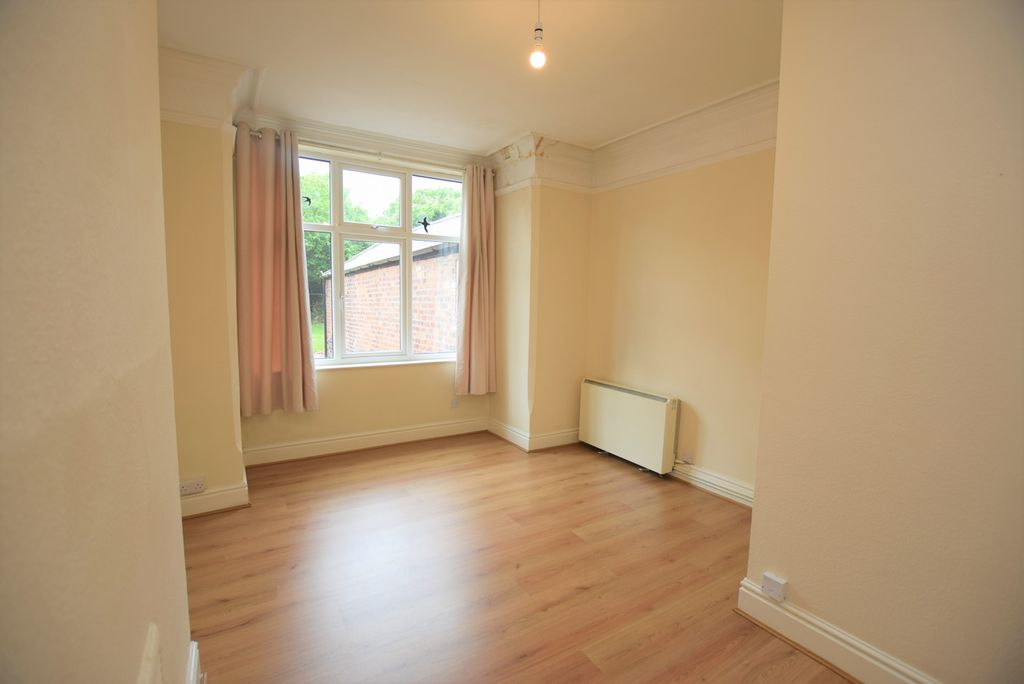 Property photo 3 of 8 Photo 03