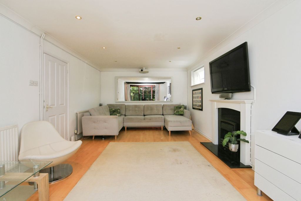 Property photo 3 of 25 Img_9316