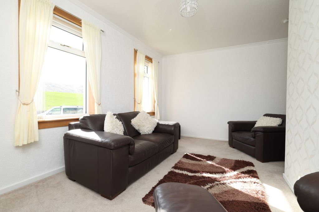 Property photo 3 of 28