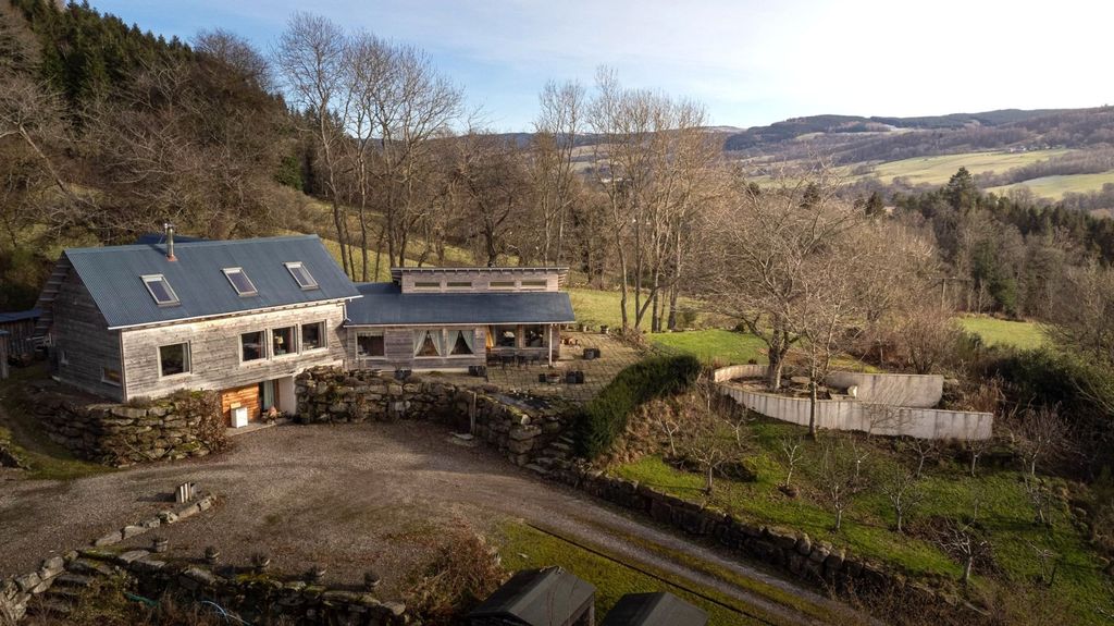 Property photo 1 of 28