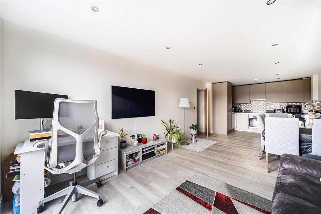 Property photo 2 of 22 Open Plan