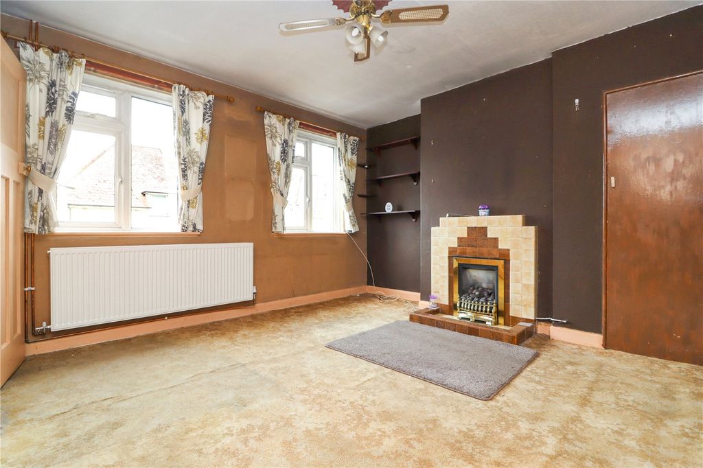 Property photo 3 of 10 Picture No. 05