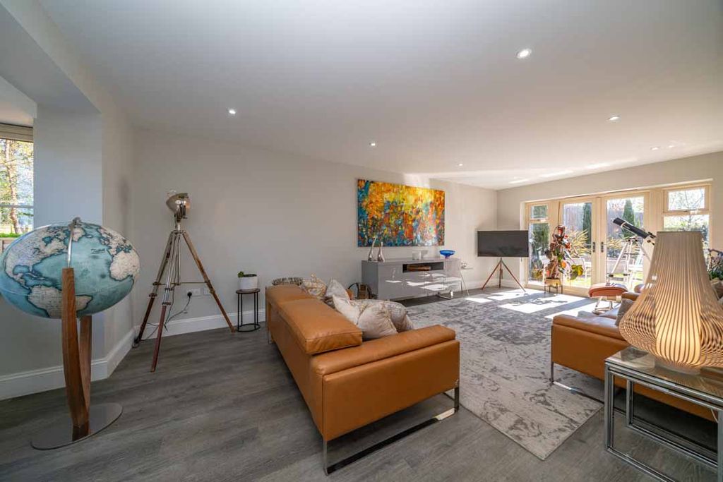 Property photo 3 of 34 9-Lammas-Close-01424